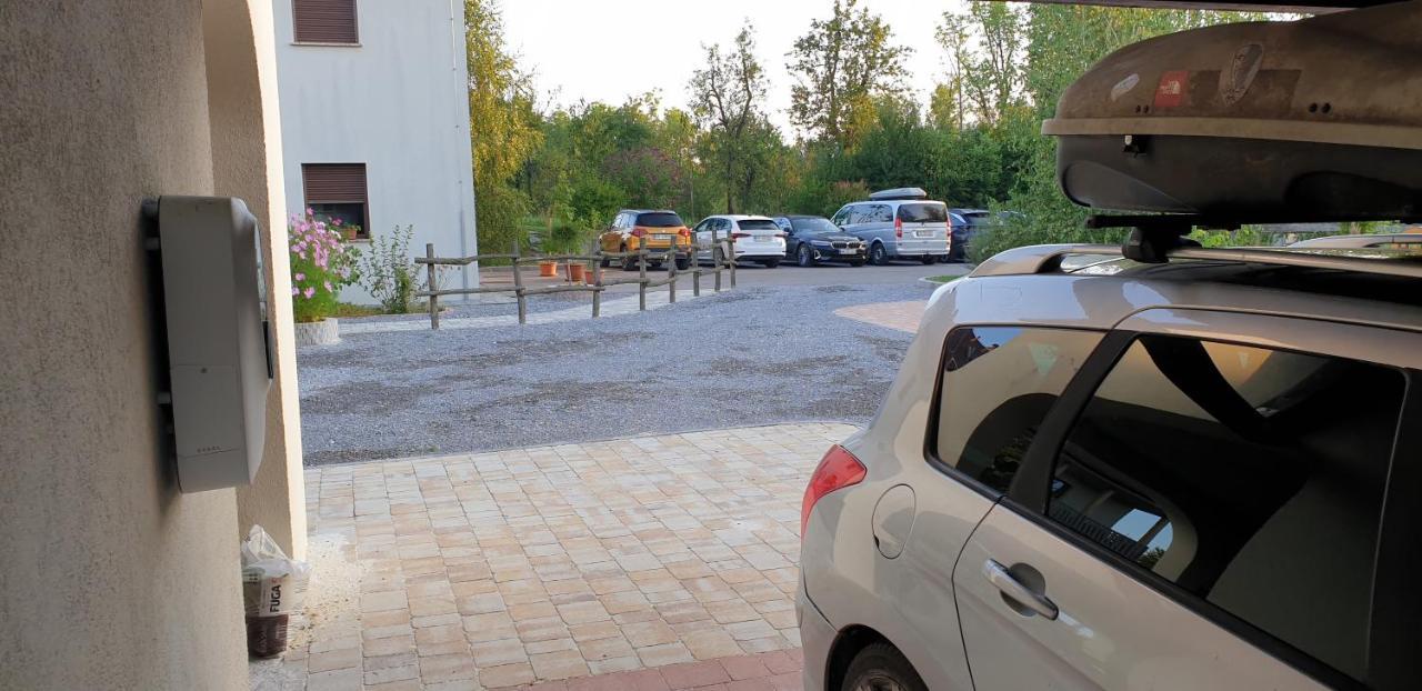 Lipizzaner Lodge Guest House Postumia Esterno foto