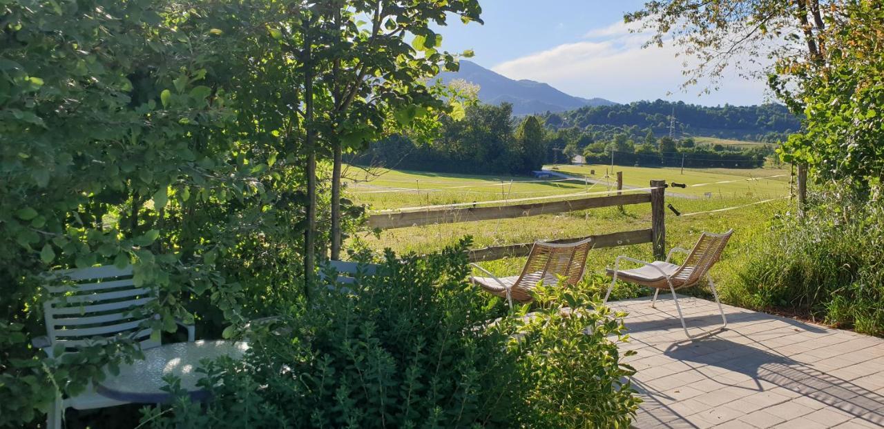 Lipizzaner Lodge Guest House Postumia Esterno foto