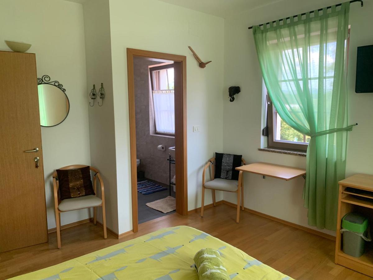 Lipizzaner Lodge Guest House Postumia Esterno foto