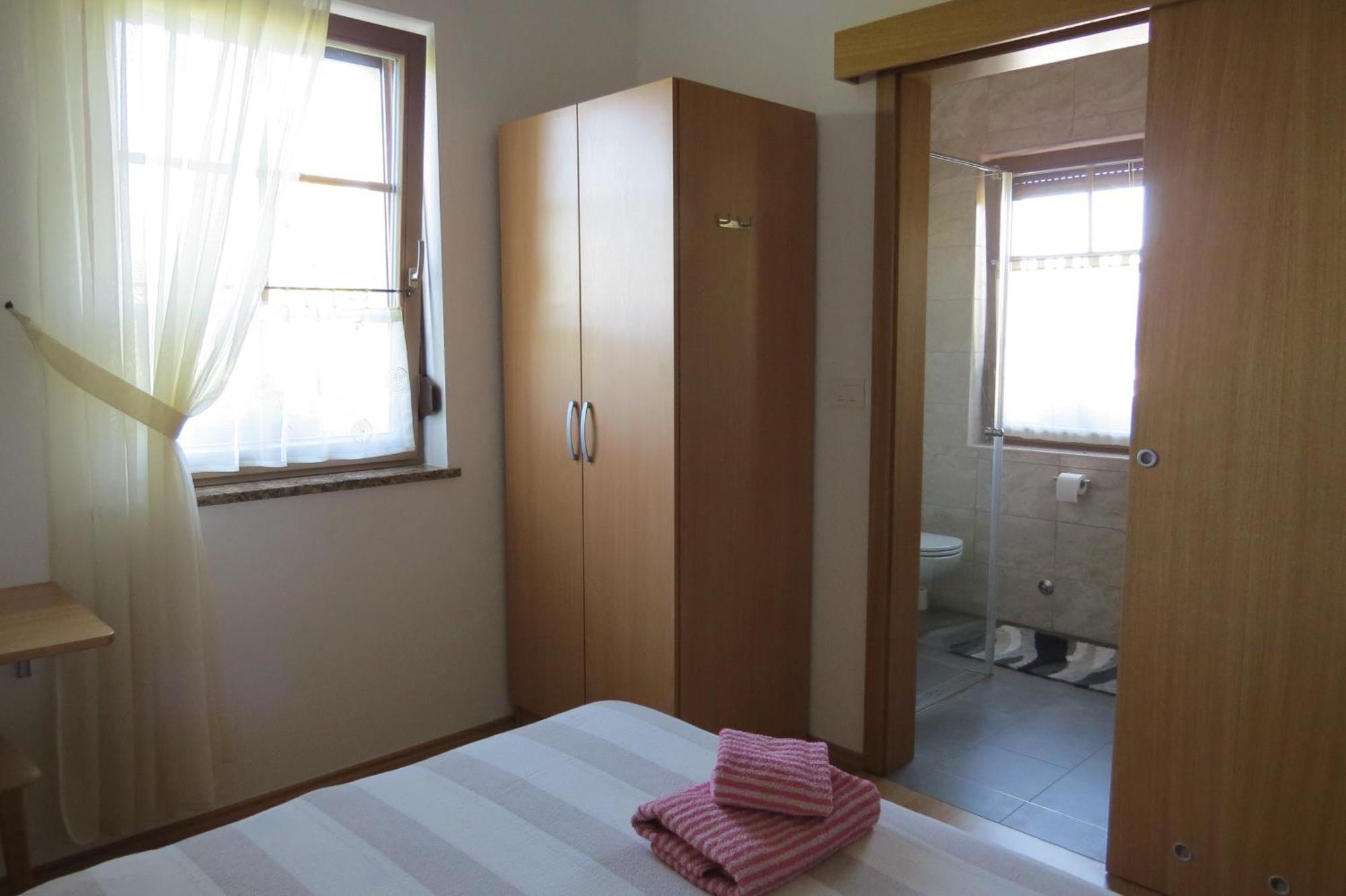 Lipizzaner Lodge Guest House Postumia Camera foto