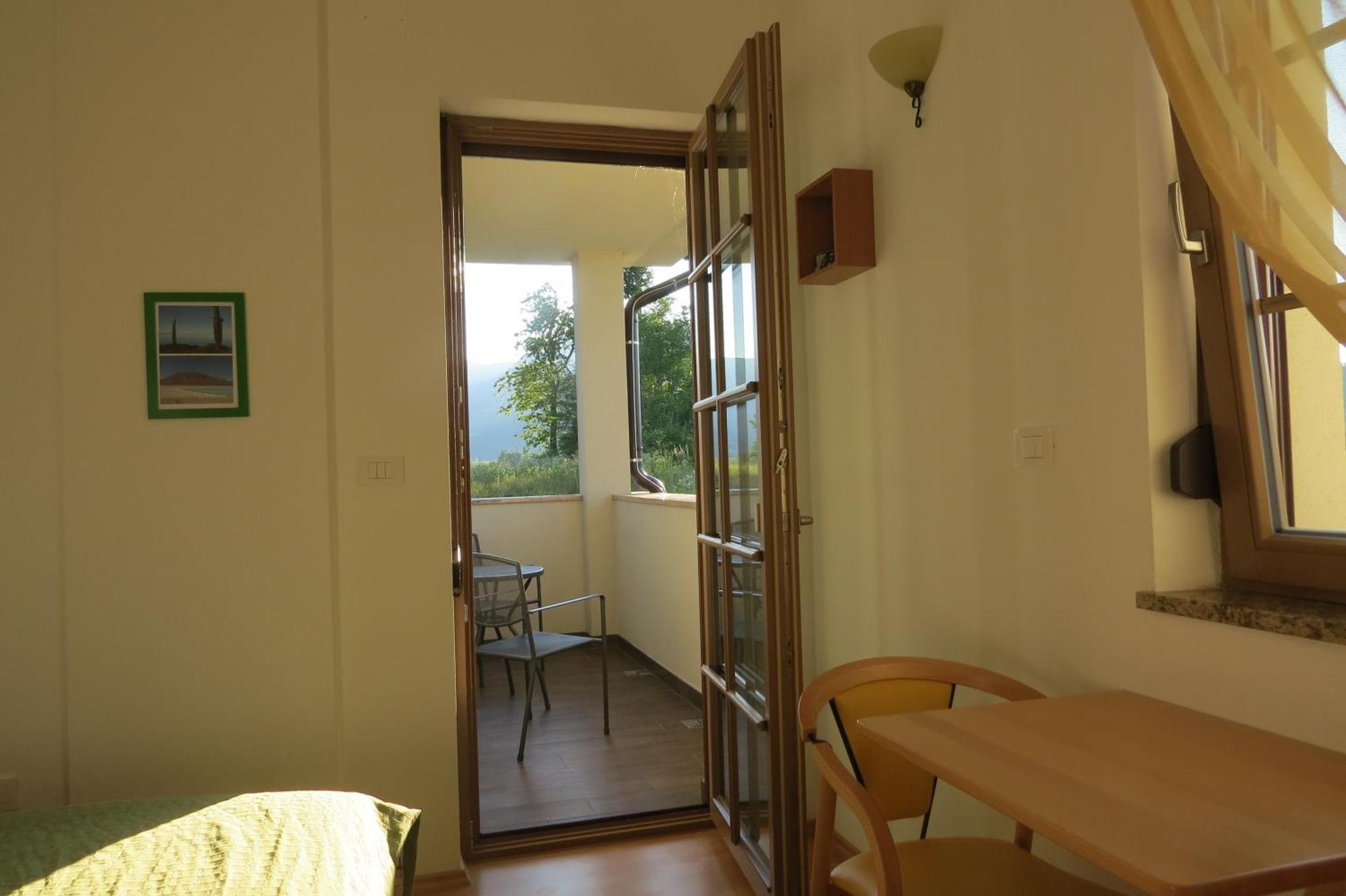 Lipizzaner Lodge Guest House Postumia Camera foto