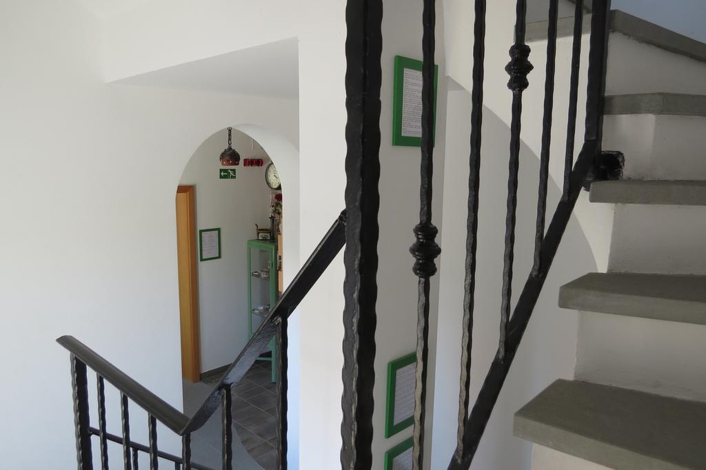 Lipizzaner Lodge Guest House Postumia Esterno foto