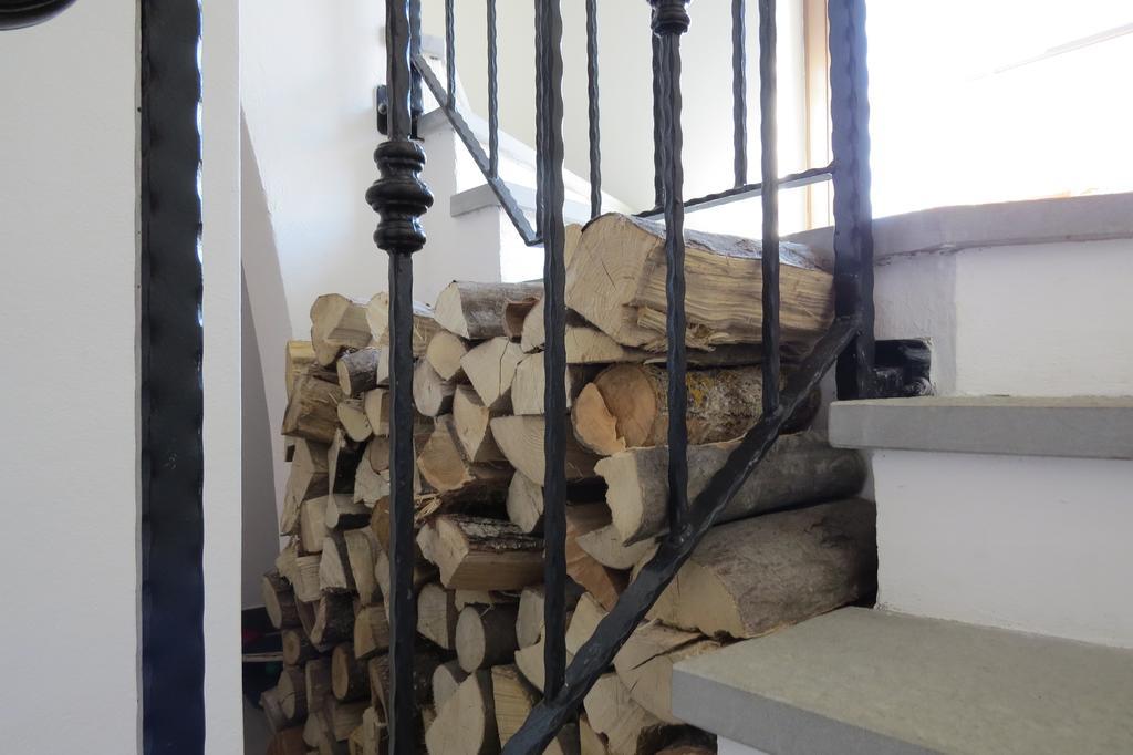 Lipizzaner Lodge Guest House Postumia Esterno foto