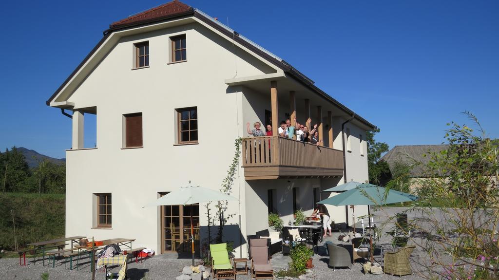 Lipizzaner Lodge Guest House Postumia Esterno foto